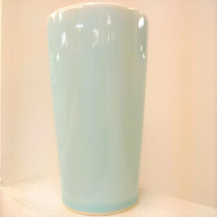 有田焼 華山窯 青磁 フリーカップ　アウトレット　３６０ｍｌ 涼しい色　透明感 持ちやすい　日本製 陶器 食器 国産 青 カフェ風 モダン おしゃれ おすすめ オシャレ インスタ映え